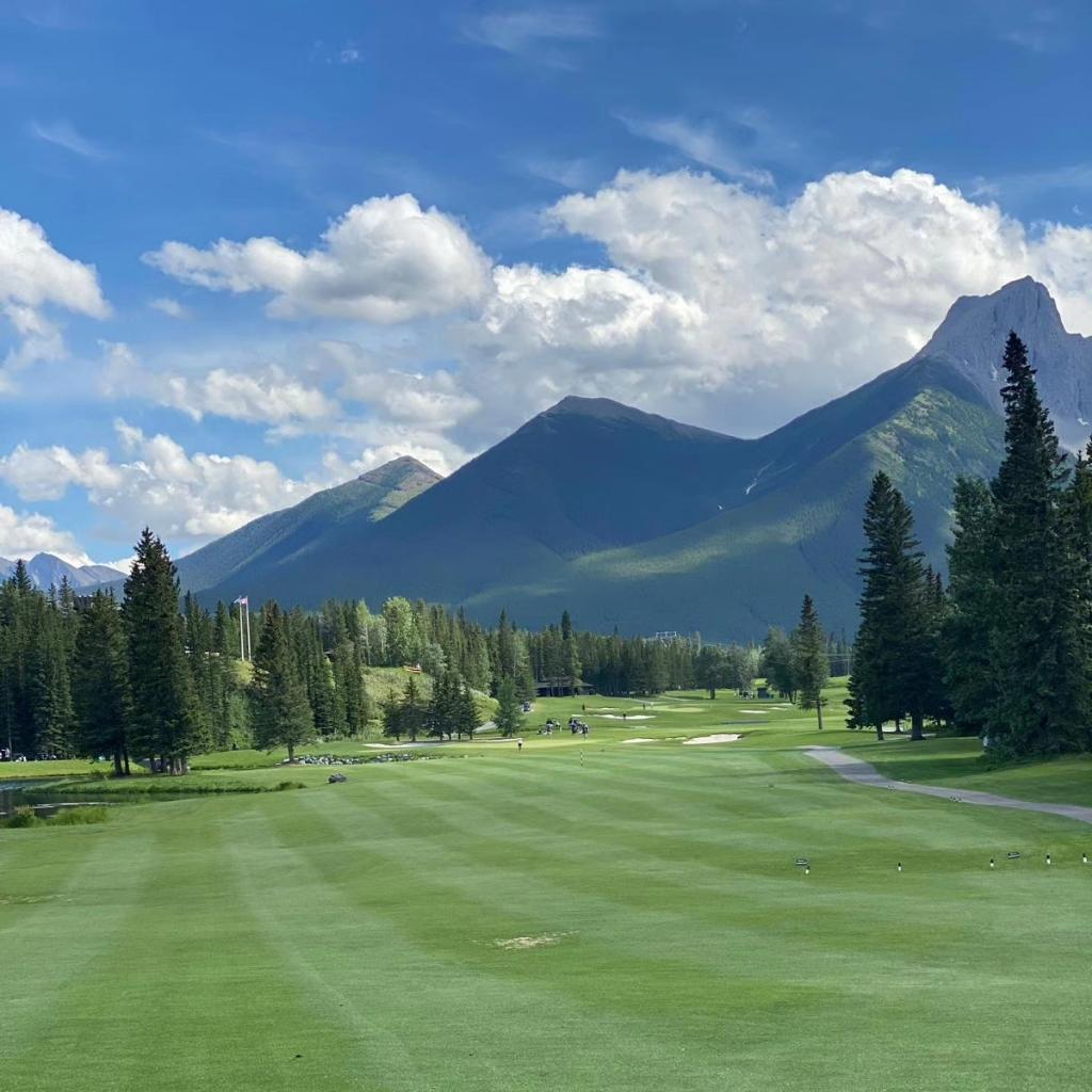 WindyGCC's tweet photo. Windy hits the Mountains!
The Windy Mountain Expedition took place over the last few days and turned out to be a great weekend of golf at Banff Springs and Kananaskis!
#windygcc #windymountainexpedition #windermere #golf #mountains #banffsprings #kananaskis #mtkidd #mtlorette https://t.co/EO4GIHPEKc