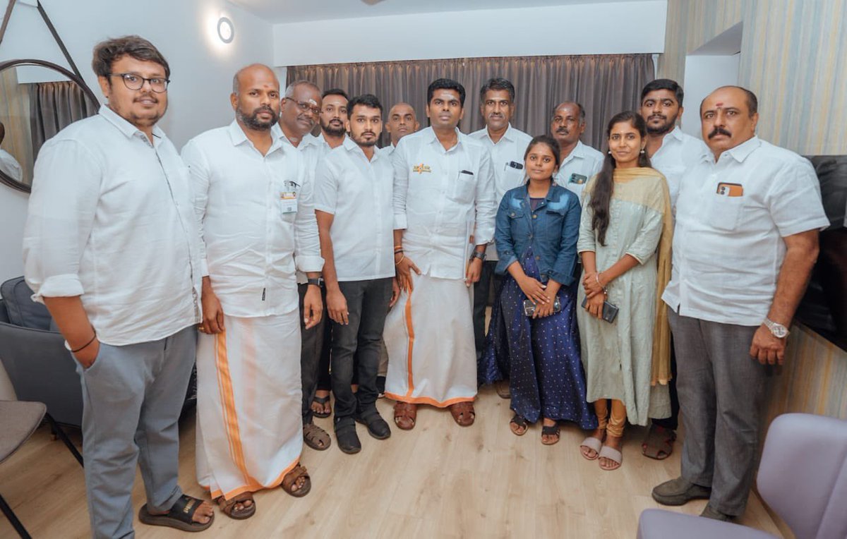 Devashree1620's tweet photo. A most memorable day with Annamalai anna.
@annamalai_k
@manojaruchamy 
@AkshathaR_ 
@MohanBalasubr11 
@KVNandha1 https://t.co/RbqA7Q4swV