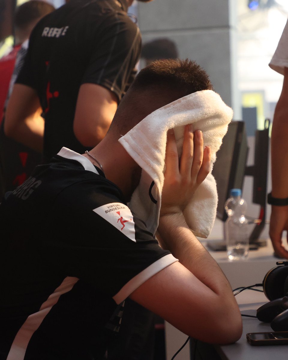 yannic0109's tweet photo. Hinfallen, auch mal liegen bleiben und wieder aufstehen. 🤝

Trotz fünfmaligem Erreichen der Top 32 Deutschlands, in Serie, überwiegt nach letzter Woche die Enttäuschung… #comebackstronger

#VBLGrandFinal #keepgoing #yb4 https://t.co/FMWGFyPWfq