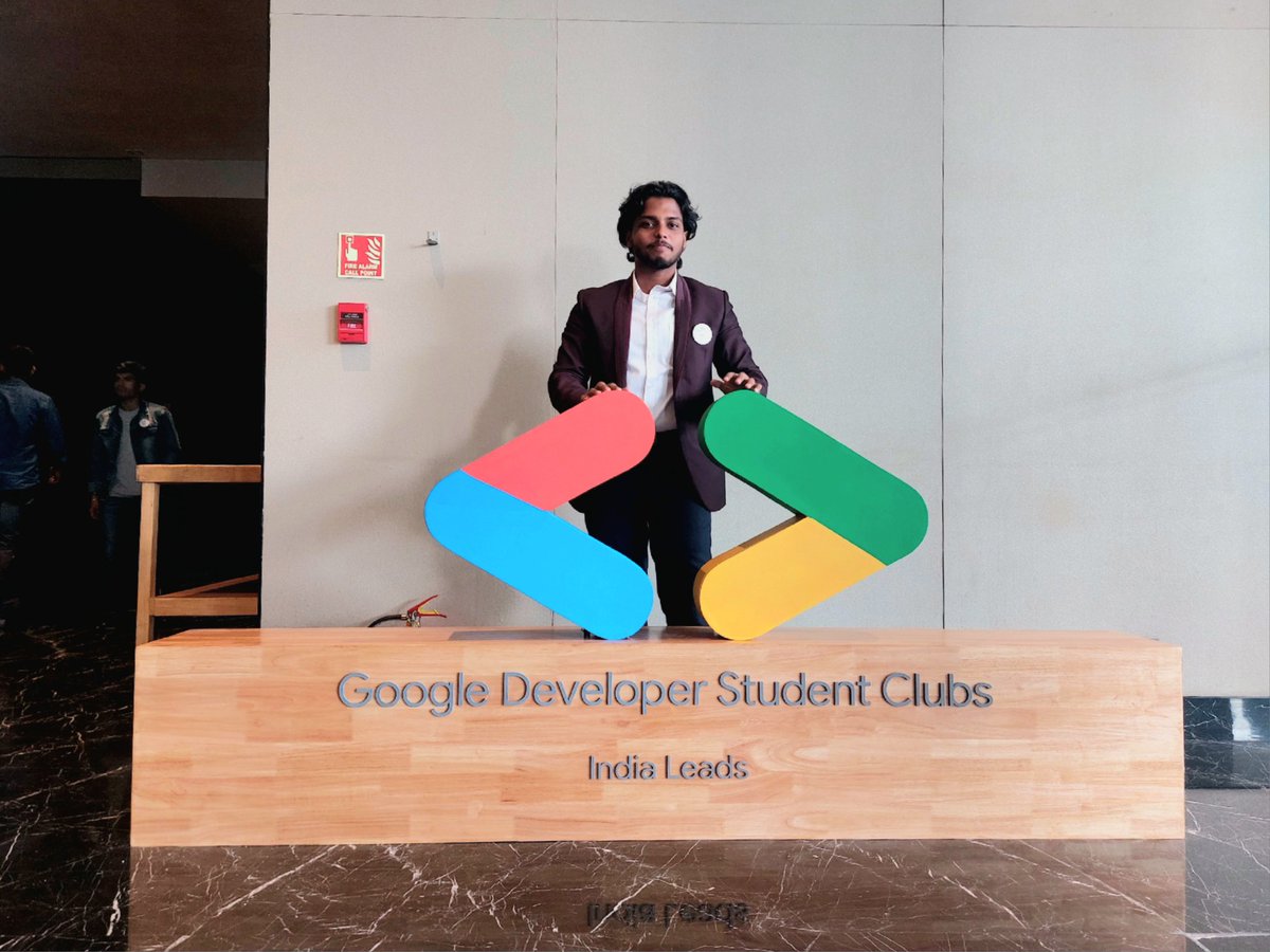 JoashS3's tweet photo. There were moments when I found myself clueless but every second taught me.

#Graduated #GDSCInGrad https://t.co/6QIqJ9ZTRx