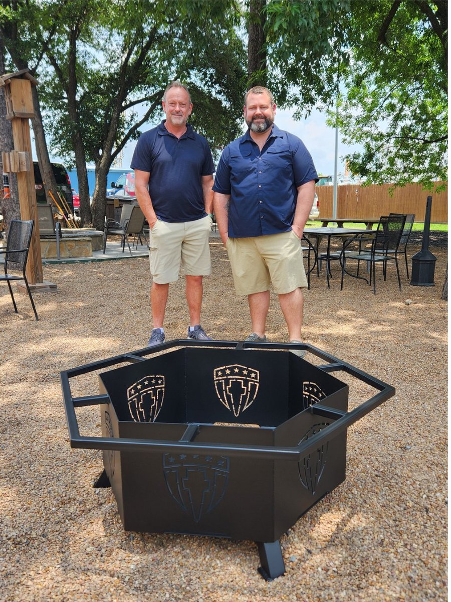 ptsdusa's tweet photo. Look at this awesome BBQ pit Larry and Joe of Texas Edge Pits donated to Camp Hope! Thank you for your generous donation our veterans will love this!
Check out Texas Edge Pits and all their cool designs here: https://t.co/FSr9SDKdmG
#HoustonBBQ #CampHope #HoustonVets https://t.co/uImPnHthKw