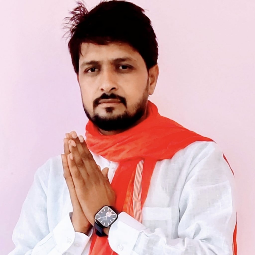 jatpria's tweet photo. हर #सामाजिक समस्या का #समाधान #बन #जाऊँ
        #ज़रूरतमंदों की #ज़रूरत का #सामान बन आऊँ
          बन के #नेता #नेतागिरी करने का #शौक़ नहीं मुझे
             चाहत है #समाज #सेवा का #दूसरा #नाम #बन #जाऊँ 
                               
                             #मुकेश #रमचेला https://t.co/25v4DWcN5m
