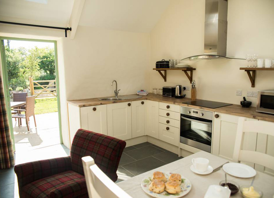 #lastminutedeal alert!  Our Milking Parlour Cottage is available for the next 10 days!   

🏡Sleeps 4 
Wood-fired hot tub 
BBQ area  
Pet friendly
Stunning Preseli Hills #Pembrokeshire   
Book now at a reduced rate of £100/night!