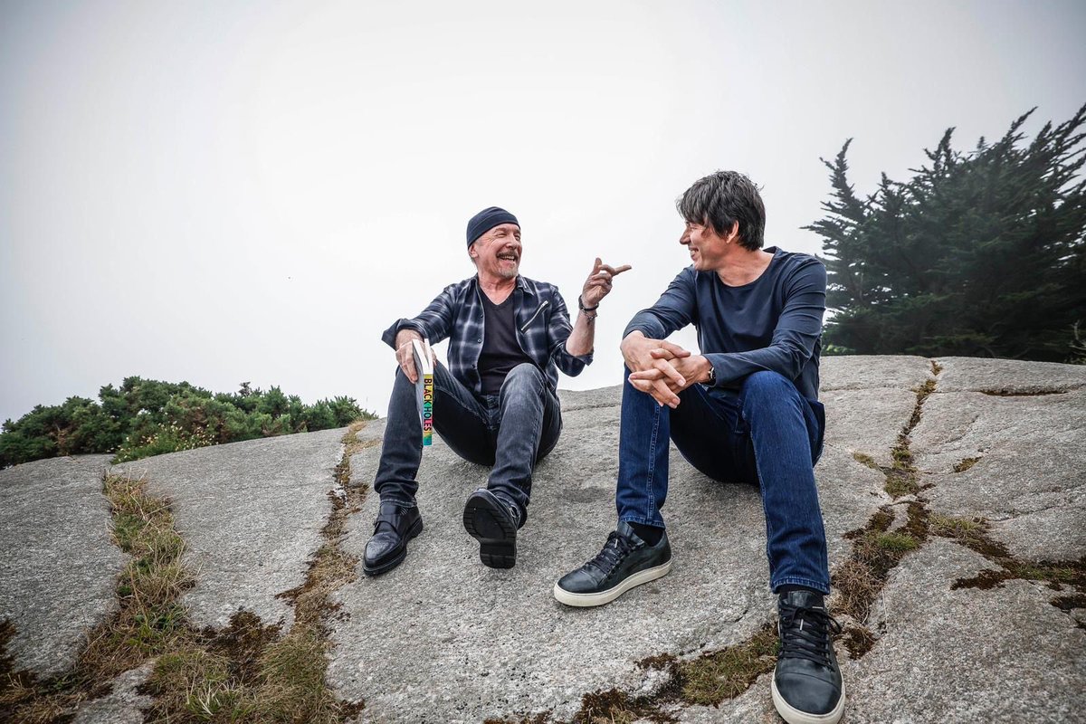 Getting all Cosmic at the @dalkeybookfest with Author/Illustrator @OliverJeffers and @ProfBrianCox. Photos by @conorsphotos