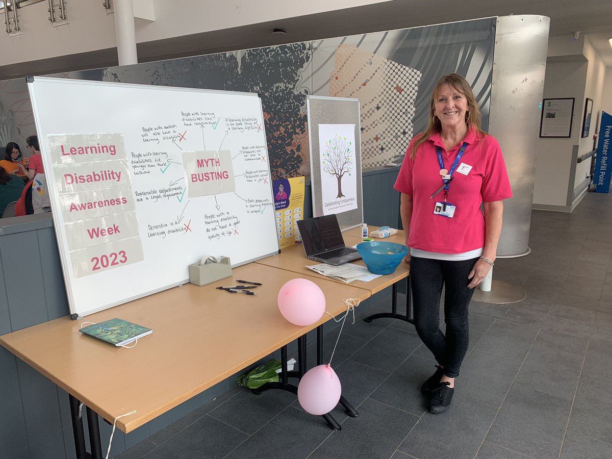 LearningNurses's tweet image. Fab time @ MPH concourse today, smashing myths around #LearningDisabilities. We even got to cuddle a baby 😂 (volunteer Lily’s sister came along &amp;amp; we are ready to recruit her!) Thanks to Lily @JHaddell and Philip for your amazing help chatting about #LDMyths ❤️ @SomersetFT