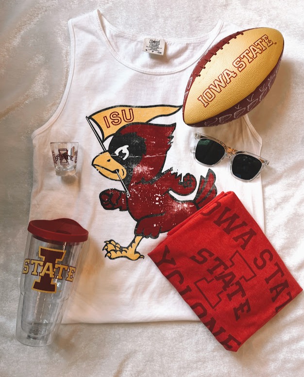 #BAREFOOTSIXPACK time!!! ☀️🌊
ENTER TO WIN this month's sixpack that has all the summer time essentials.
❕LIKE, FOLLOW, AND RETWEET
👏Winner announced Friday 6/23👏
#shopbarefoot #cyclONEnation #iowastate #cyclones