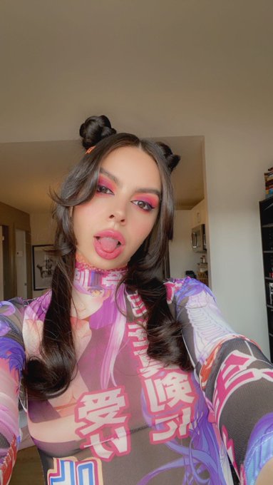 "wannabe jerk-off toy" 😋 new video out tomorrow! https://t.co/6bg4YZt4AA