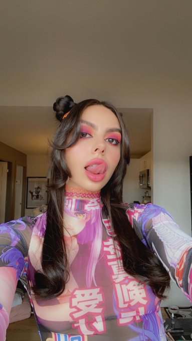 "wannabe jerk-off toy" 😋 new video out tomorrow! https://t.co/6bg4YZt4AA