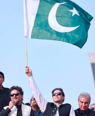 پاکستان زندہ آباد💚❤
#خان_حق_پر_ہے_اور_اللہ_الحق_ہے 
#قومی_لیڈر_صرف_خان 
#Release_imran_riaz_khan