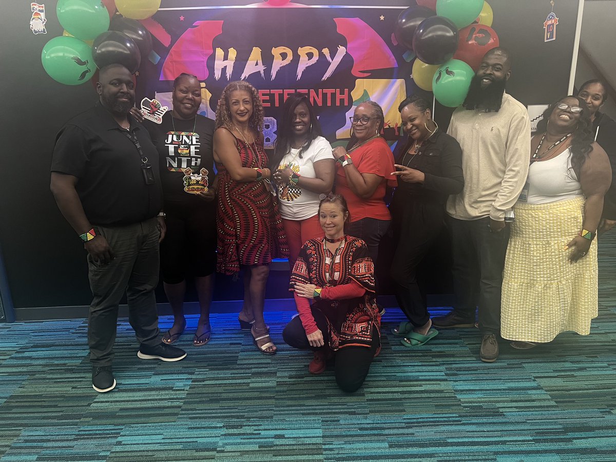 Loving our Juneteenth visitor!! Happy Juneteenth!! @GarciaBeProud <a href="/BBSells1/">bb_sells1</a> <a href="/TeamLourido/">Lily</a>