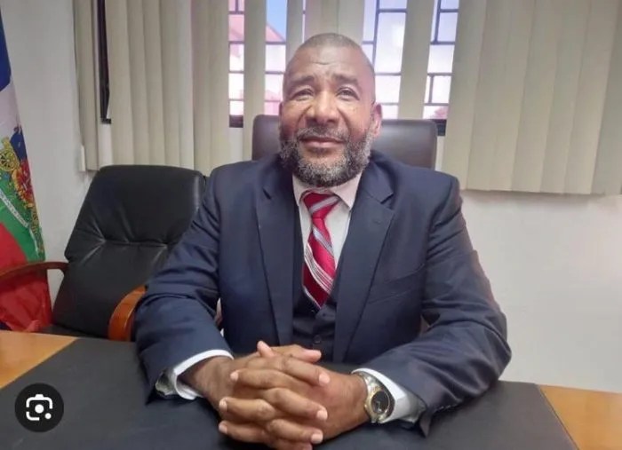 modelfm883's tweet photo. Le Directeur régional de l’Autorité Portuaire Nationale, dans le Nord du pays, Pierre Richard Joseph, a été kidnappé, dans l’après-midi du samedi 17 juin 2023. Son chauffeur a été assassiné par des bandits au moment du rapt, selon des riverains. https://t.co/5GAyAba1ze