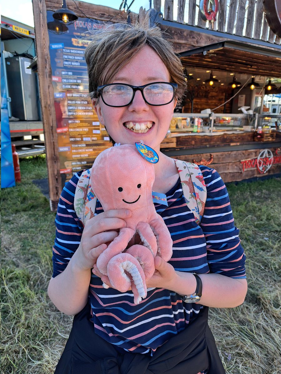 1997whovian's tweet photo. Afternoon at the hoppings! #thehoppings #hoppings https://t.co/2o044lUx2i