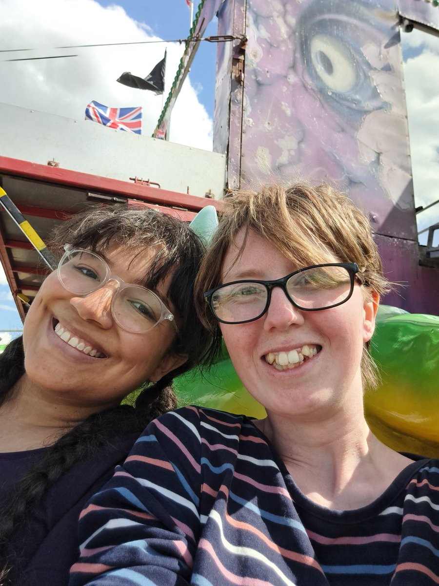 1997whovian's tweet photo. Afternoon at the hoppings! #thehoppings #hoppings https://t.co/2o044lUx2i