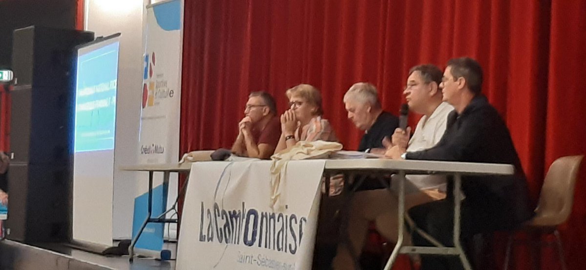 PatJean44's tweet photo. Ce soir Escall @stsebsurloire remise badges et tee-shirts aux bénévoles de la #Cambronnaise pour le championnat National @laFSCF. 400 bénévoles vont œuvrer du 30 juin au 2 juillet. Très heureux d’être à leur côté au petit et gros matériel @C_Babonneau https://t.co/GJrbrO76TX