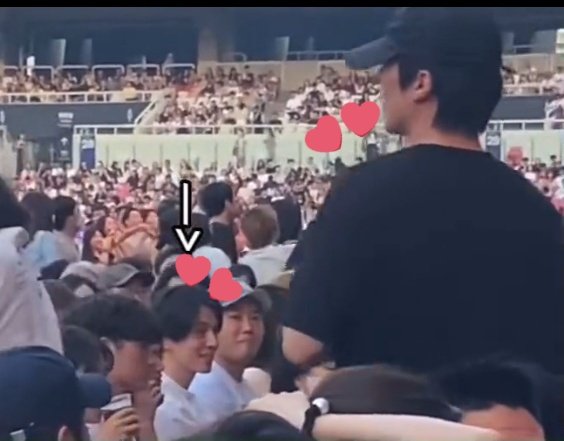 OMG wait I just noticed that lee dong wook is also there in the video. #JangKiYong and Lee Dong Wook in one frame??? The 2 gumihos 🥺🤣