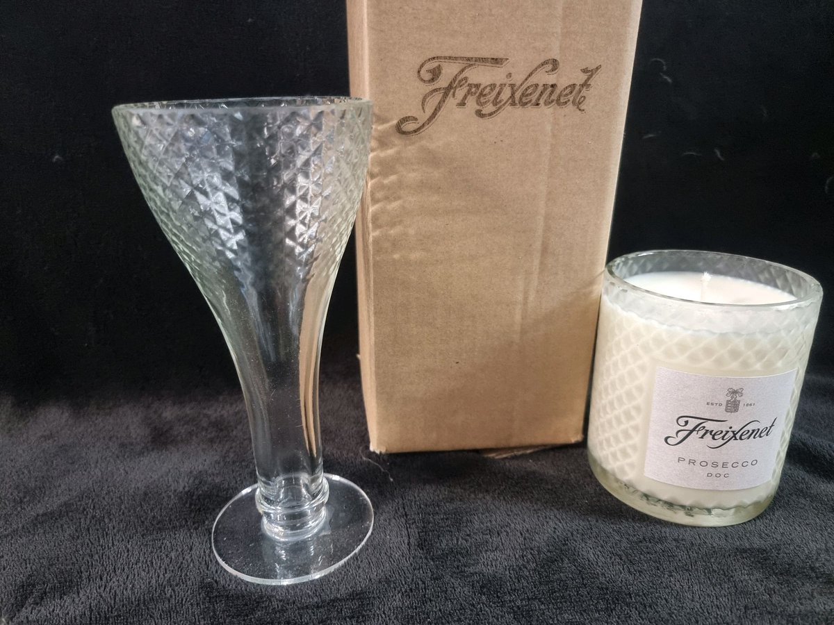 Indulge in a sweet and soothing atmosphere with Freixenet's vanilla candle and glass gift box set! Perfect for creating a cozy home and as a thoughtful gift for any occasion. 🕯️🎁 

leaddiyshop.com/candles

#Freixenet #VanillaCandle #GiftBoxSet #CozyHome #ThoughtfulGift