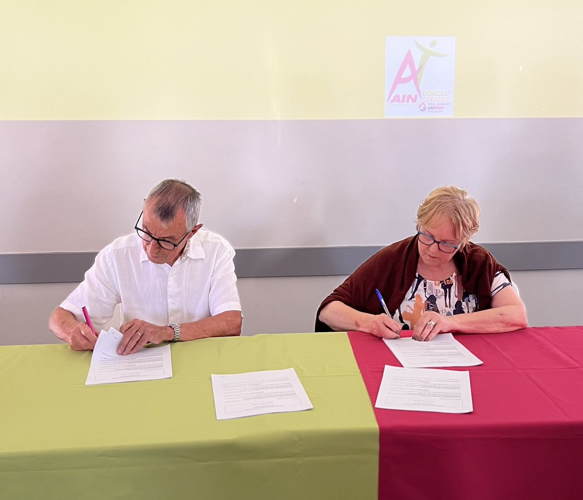 vsds0169's tweet photo. L’Assemblee générale de l’association s’est déroulée aujourd’hui.
A cette occasion, et suite à l’accord de l’assemblée générale extraordinaire, le traité de fusion-absorption entre VSDS et @aindomservices a été signé.
La fusion prendra effet au 1er juillet 2023. https://t.co/vf8irne23O