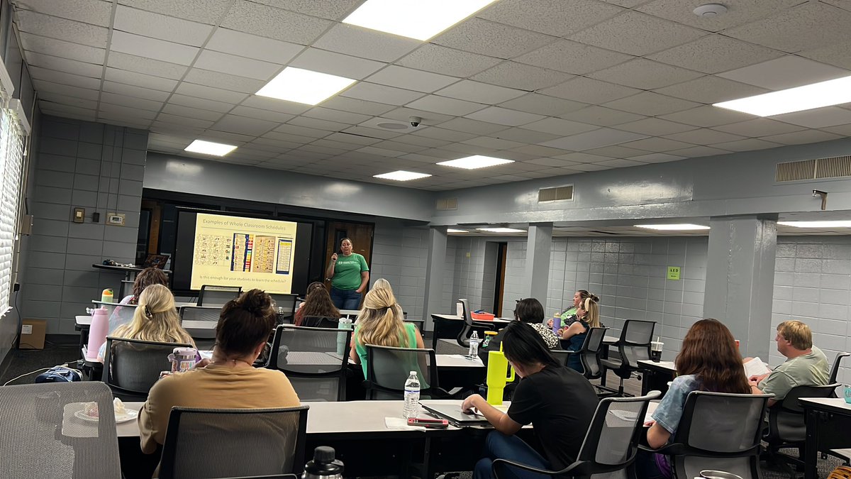 WishUponA_Starr's tweet photo. Summer learning can be SO beneficial! Appreciate all of these amazing educators coming in on their summer break to learn how to successfully set up their classrooms for a great year! #SummerLearning #Engaged https://t.co/CBJQ1ws48j