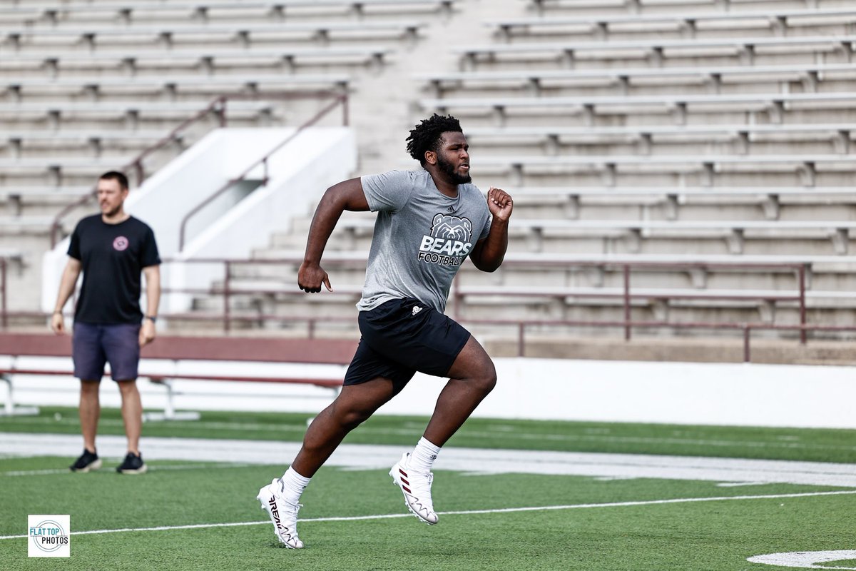 MitchellToney5's tweet photo. 1% better each work day 
#missouristatefootball https://t.co/30fioD4Uun