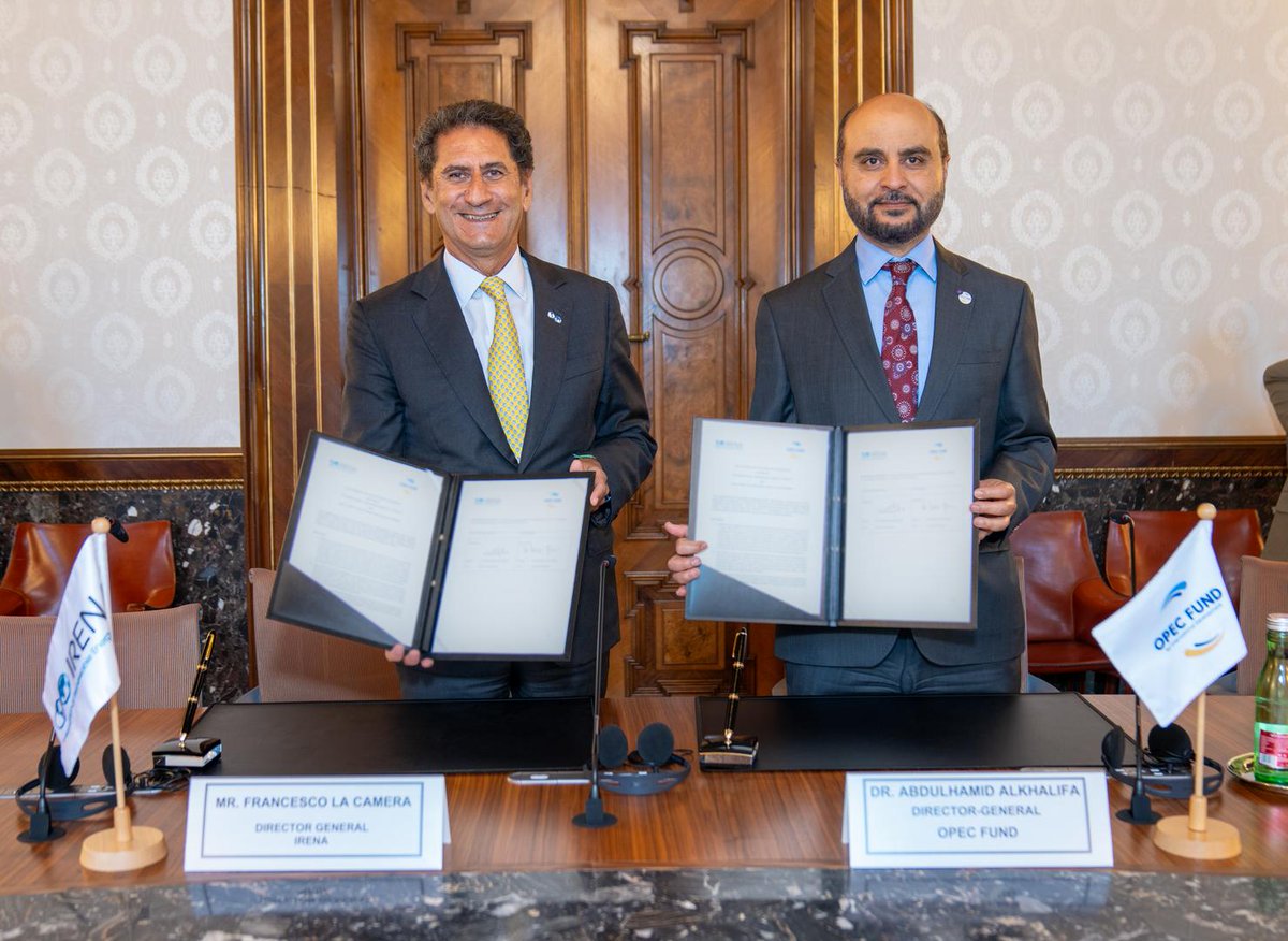 Today our Director-General Dr. Abdulhamid Alkhalifa & @IRENA Director-General @flacamera signed an agreement to accelerate #energytransition financing. 🤝 #SDG7 #DrivingResilienceAndEquity
🔗 For more info: bit.ly/3NmseTw