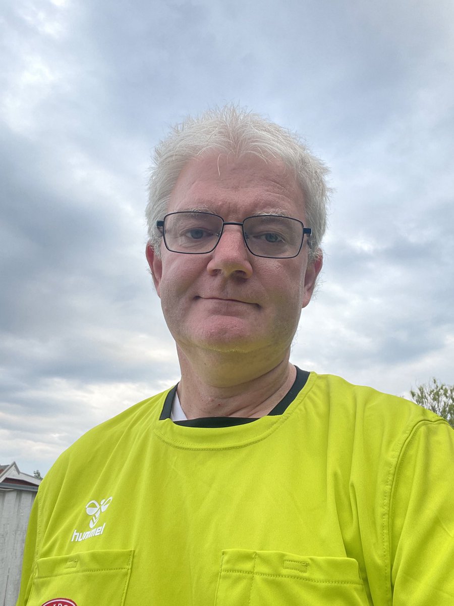 HeideAnderson's tweet photo. De har ringet fra ⁦@DBUfodbold⁩ og spurgt om jeg kunne træde til i aften. Naturligvis tager til Rudersdal og dømmer en kamp. Når hjem til 2. halvleg af landskampen. #gokamp til alle i aften https://t.co/rcfXnv3I7G