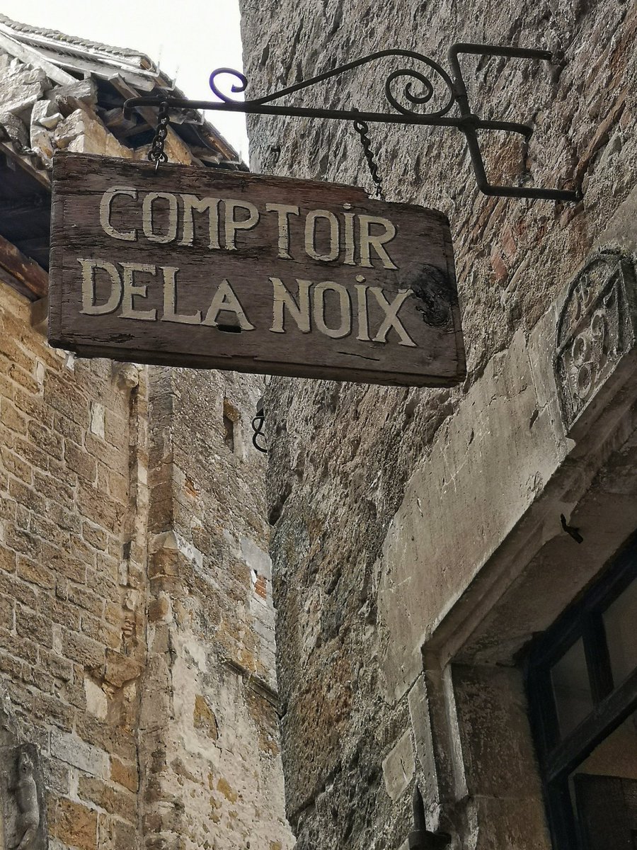 LeBouduMonde's tweet photo. Dis moi que tu es dans le #Lot sans me dire que tu es dans le Lot... 🤣

(tu auras compris quelle est leur spécialité... 🐿️) https://t.co/46Lb9oTbxs