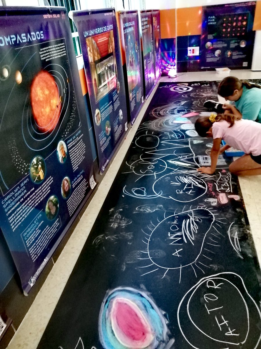 Hoy hemos disfrutado en <a href="/Valderrubio_Edu/">Valderrubio_Escuela</a>, de nuestro II Encuentro Comunitario 'InspiraTECH'. Innovación, ciencia y tecnología en entornos rurales. Mil gracias al <a href="/iaa_csic/">IAA-CSIC</a> por cedernos temporalmente su exposición 'Astrónomas'. La hemos disfrutado muchísimo. <a href="/Valderrubio2014/">Ayuntamiento Valderrubio</a>