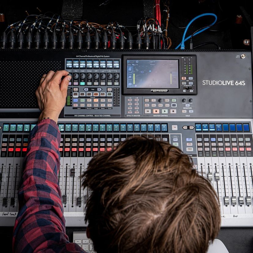 irukka_musicals's tweet photo. Need more channels? We've got your back.๐ฏ
Powered by our quad-core FLEX DSP Engine, no other #mixer can match the 128-channel (64ร64) #USB #recording, 76 mixing #channels, 43 buses and an astounding 526 processors of #StudioLive64S.
#Shopnow!
#irukka #presonus #mixer #sound https://t.co/QSIzMqNYa2