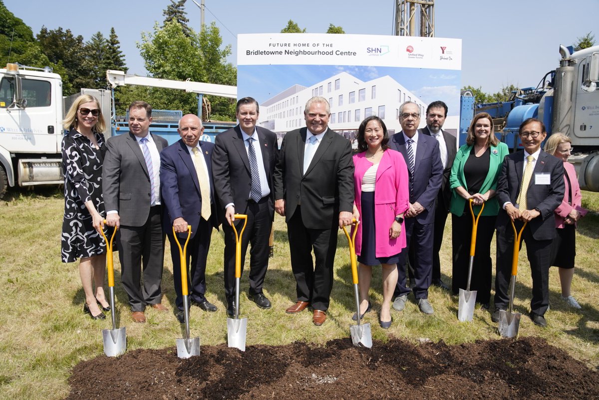 AboutRogers's tweet photo. We are proud to join @SHNcares, @YMCAGTA, @UWGreaterTO, and community stakeholders at the Bridletowne Neighbourhood Centre in Scarborough, ON! Learn more about how we are helping to bring vital programs, healthcare, and inclusive community spaces together. https://t.co/g7gogtcm8W https://t.co/1CBOKdWrD9