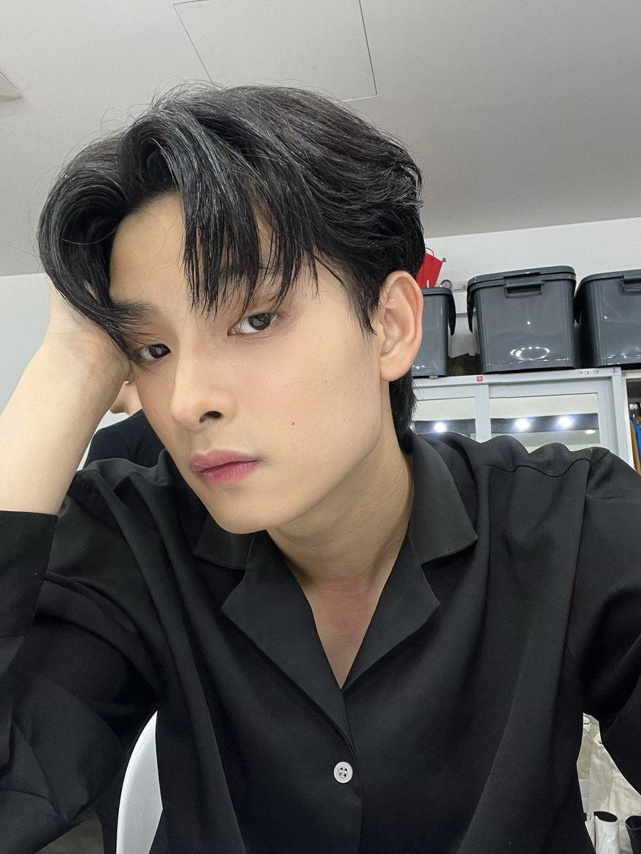 khunppol's tweet image. Gn🖤