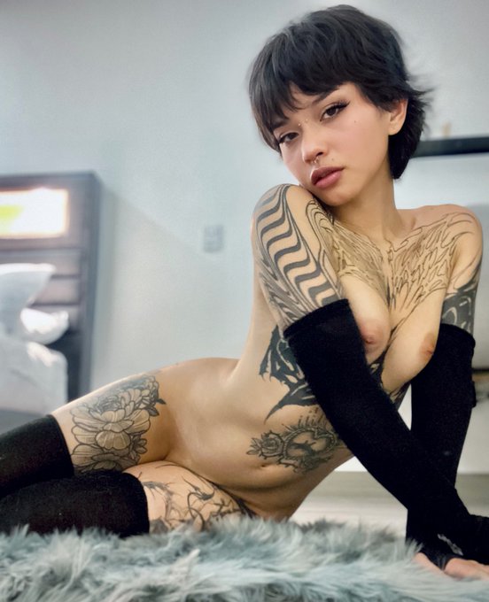 hii, it&rsquo;s me again 🕷️ https://t.co/qcek77h1Z8