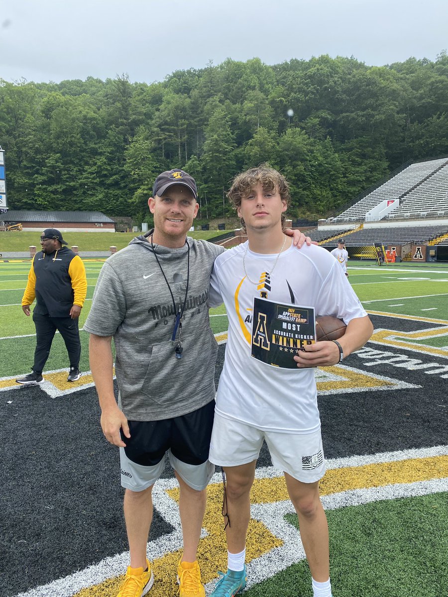 ridge_whisnant's tweet photo. Had a great time at App State Specialist Camp today. Went 6/6 on charting, got 3rd place in the field goal comp, and was awarded with most accurate kicker.Also got to meet up with former Eagle @Jaden30075709 and look around the facility. @AppState_FB @coach_sclark @BrianHainesb https://t.co/AwdNkwtA4v