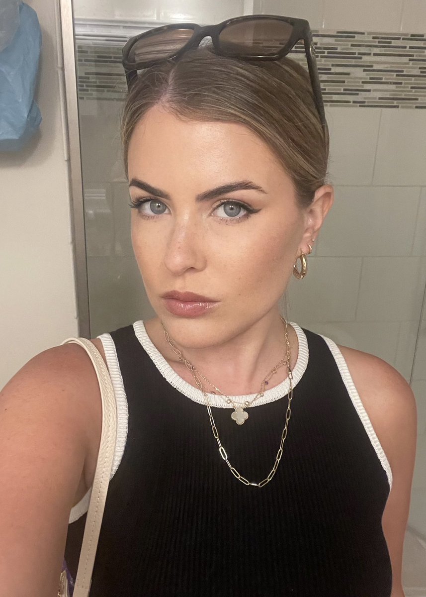 Princess Emma Lux 👑 on Twitter: "RT @princessemmalux: Before dinner the other night. It’s so fun