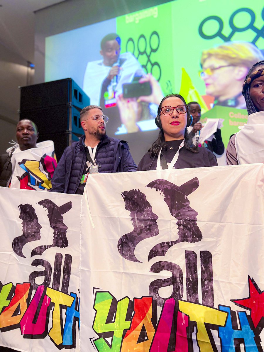 IndustriALL_GU's tweet image. Vibrant global youth conference delegates enter @IndustriALL_GU  #EXCO, and convey their recommendations to transform unions and welcome the youth perspective

#ALLYouth