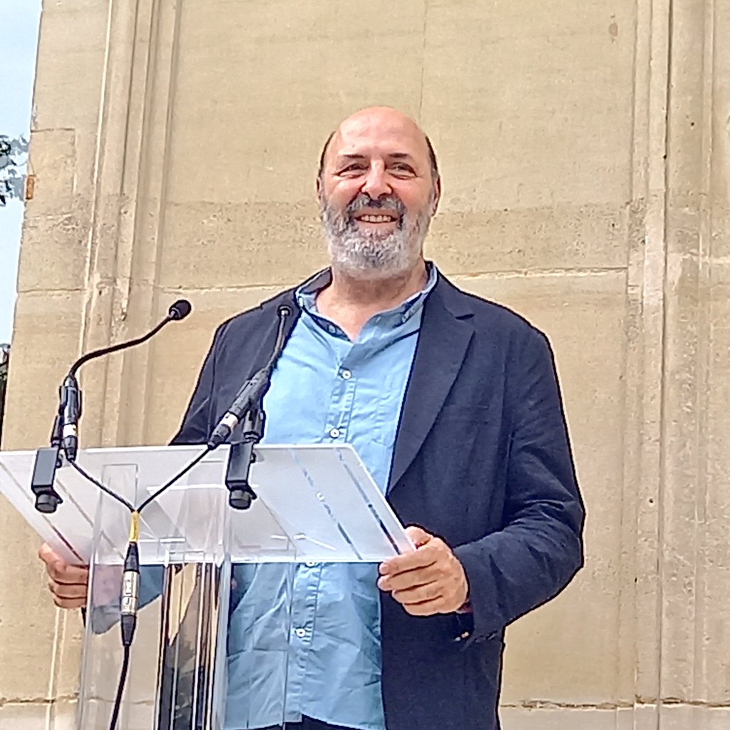 « Son cinéma est 1 promesse de survie, 1 confiance en l’être humain, 1 certaine idée du panache altruiste », dit Delphine Gleize. @CedricKlapisch reçoit le Prix Cinéma, qui salue un talent sans cesse renouvelé, dernièrement avec En Corps et la série Salade Grecque. 
#prixSACD2023