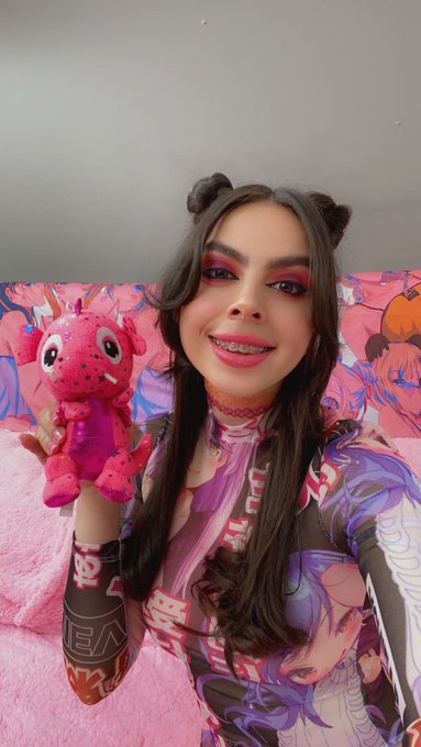 i won this at the Santa Monica Pier "hanging bar" challenge! I was  seconds away from the big prize 💪😩<a href="/tag/mvsales"class="tags"><span>#mvsales</span></a>