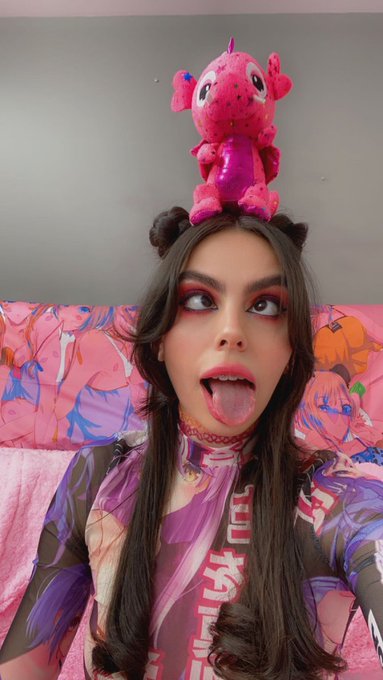 i won this at the Santa Monica Pier "hanging bar" challenge! I was  seconds away from the big prize 💪😩<a href="/tag/mvsales"class="tags"><span>#mvsales</span></a>