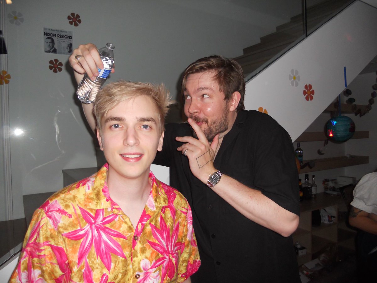 nakeyjakey's tweet image. dumb fucker didn’t even see it coming🤣