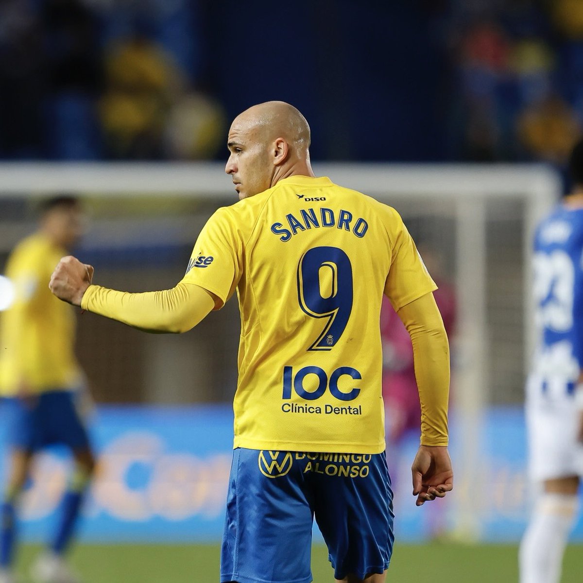 📌 Sandro Ramírez will wear the yellow jersey until 2026.

📝 bit.ly/3pewk83

| @sandroramirez9 
#UnityMakesLasPalmas 💛💙