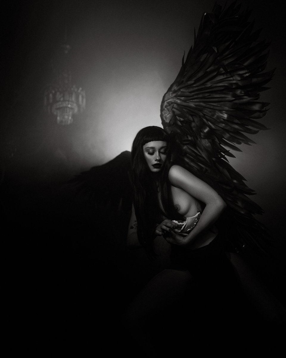 Good night fam🖤

I'm still waiting for a miracle and sales of this amazing collection

foundation.app/@milavoev/sens…