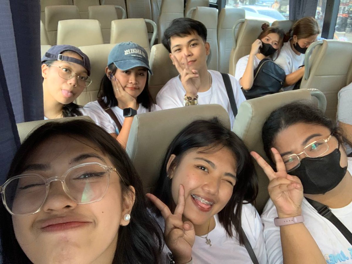 GlowingHeart_13's tweet photo. Happy Birthday PAT!! tuwang tuwa ang mga bata ng pinakita namin mukha mo. Gusto ka nila mameet person ^^ Good job sa lahat ng volunteer #HiJune
BIRTHDAY NI VXONPatrick
#VIXIEScelebsVXONPatrick
@vxonofficial @ptrckrcmr20 https://t.co/rZkZY5tmqn