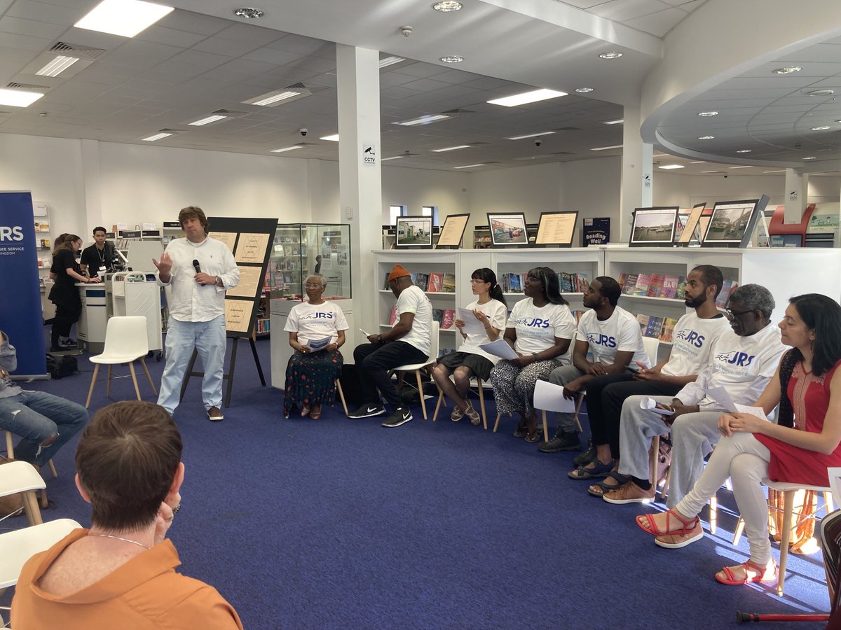 ⁦@gignouxphotos⁩ introducing our event in #StratfordLibrary with #refugees #CompassionIntoAction