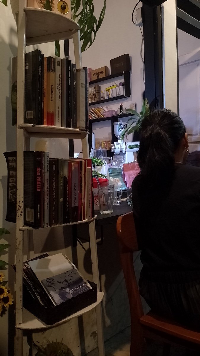 abcdersaa's tweet photo. kadang mesti ketemu wujud buat netralisir isi kepala. https://t.co/2wbfW2IZyY