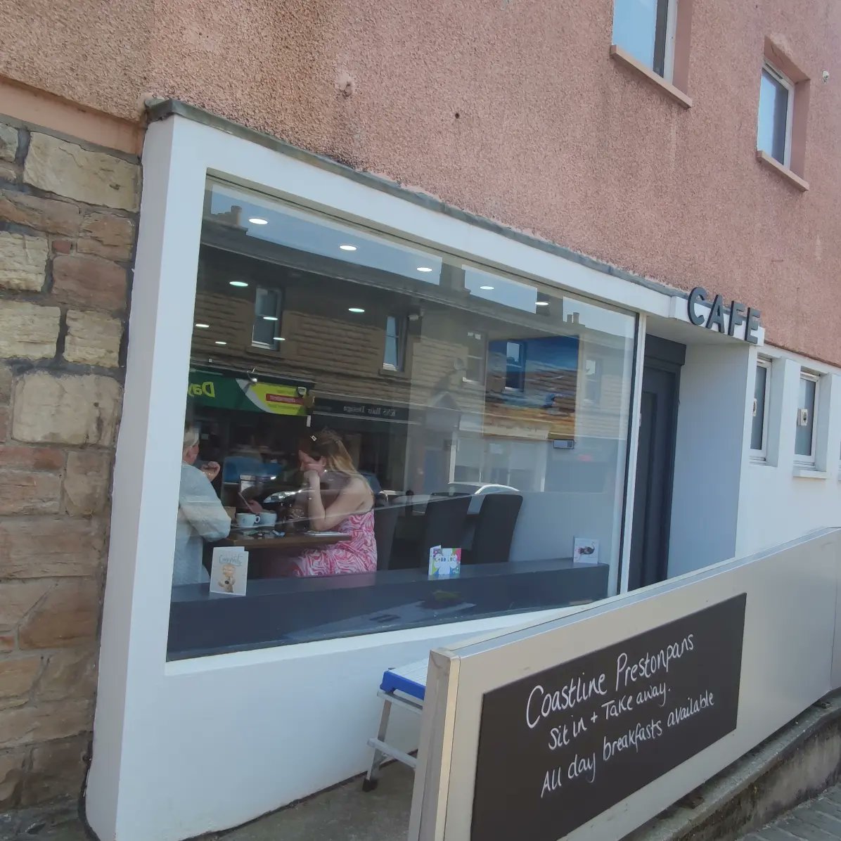 customprintG's tweet image. Edinburgh again? Nope, this time we are in Musselburgh 😃😃
Gold vinyl decals for Coastline Prestonpans☕

Contact us now for free non obligation quote
🔹 0141 3896654
🔹 hello@custom-print.uk
🔹 custom-print.uk
__
#windowdecals #windowvinyl #windowgraphics #goldstickers