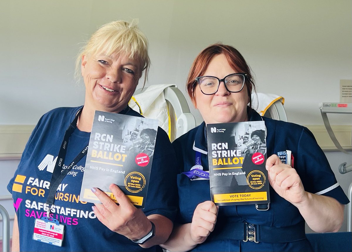 natslou28's tweet photo. #RCNDayOfAction letโs vote itโs so important you have voice heard. Every vote counts! Your vote counts! For me it important we vote to take action as we deserve better, our patients deserve better ! #RCNVote #FairPayForNursing #votetostrike #safestaffingsafelives https://t.co/qCqyRyuOJM