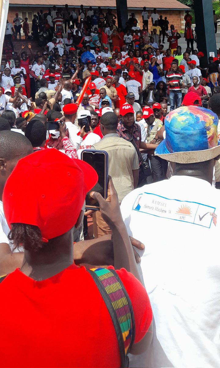 WShakurr's tweet photo. I came here today not to promise you two million jobs, or make unsubstantiated claims, but to ask you all to come together as #OneNation with @samurakamara201 to #FIX #DEconomy. #VoteSamura2023
Dr. Samura M. W. Kamara
FBC Amphitheatre 19/06/2023.
@ecowas_cedeao @HonChernor https://t.co/cMrAz38iVq