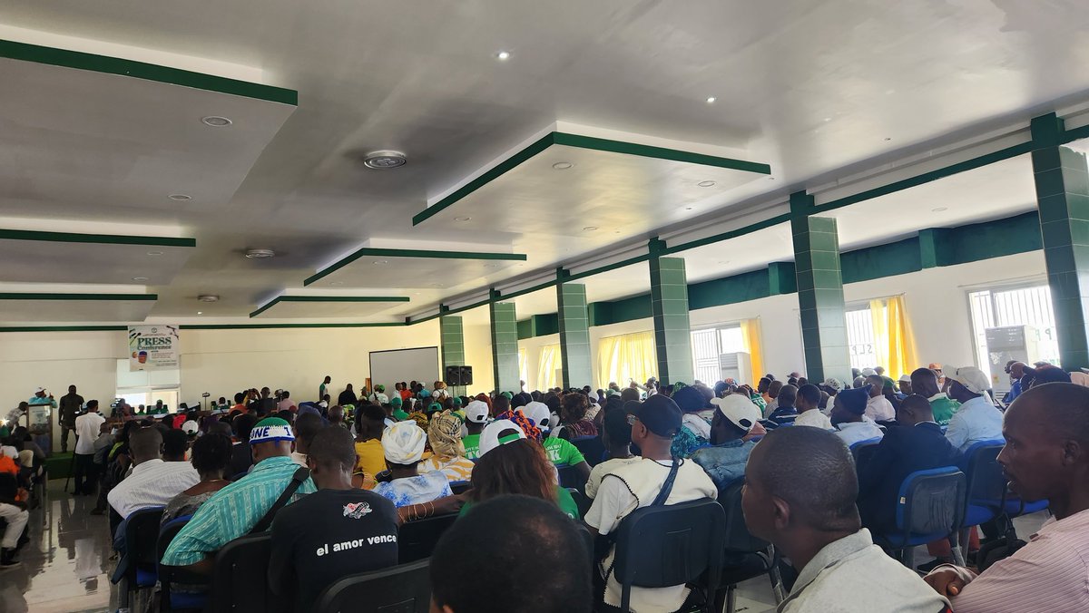 dsengeh's tweet photo. Live at #UnityHall of the Sierra Leone People's Party, where the 'All Political Parties Youth Association' hosted by the leadership of our Young Generation, are meeting to "condemn the use of young people to perpetuate violence." We are One People. One Country #VoteBio #VoteSLPP https://t.co/uarmKpdxsR
