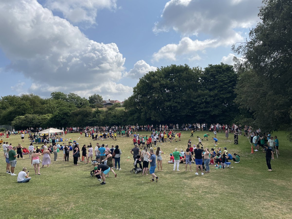 Well done to Sapphire for winning the KS2 Sports morning today. Amazing support from parents and carers. Well done to everyone who took part.
🔵🏃🏻‍♂️🏆🏃🏼🔵🏆