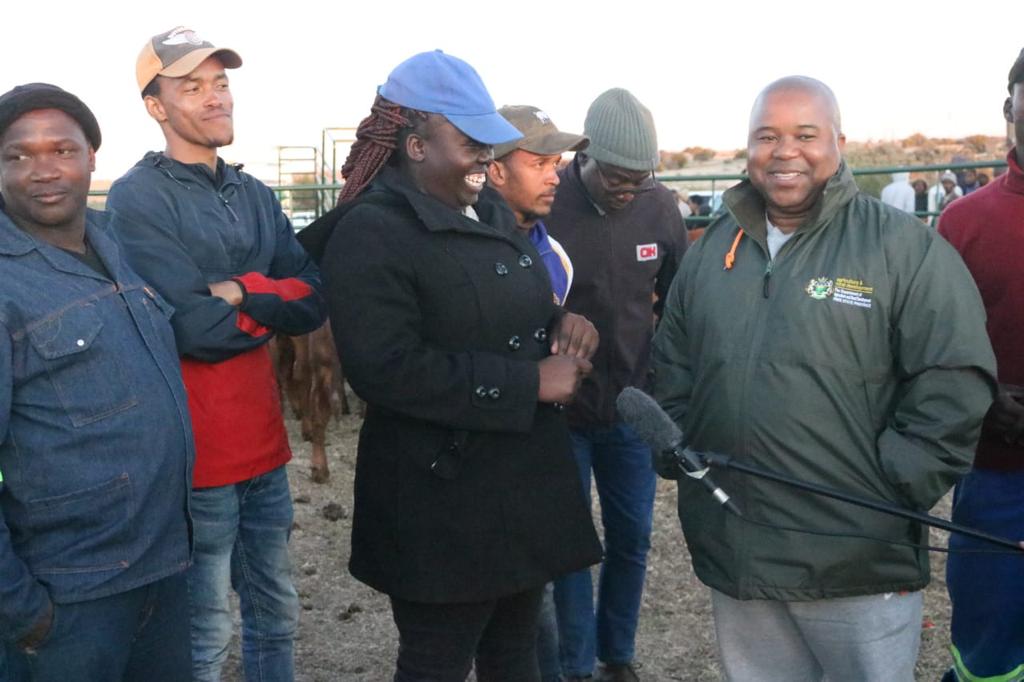 MecMokoena's tweet image. Belties Beef Farmer&apos;s livestock  has been delivered this afternoon as we promised on  June 16. Belties Beef farm is a cooperative managed and owned by 7 young people in Bulfontein who have a passion for Agriculture.

#LeaveNoOneBehind 
#makingyourfutureworkbetter 
#boostingcables