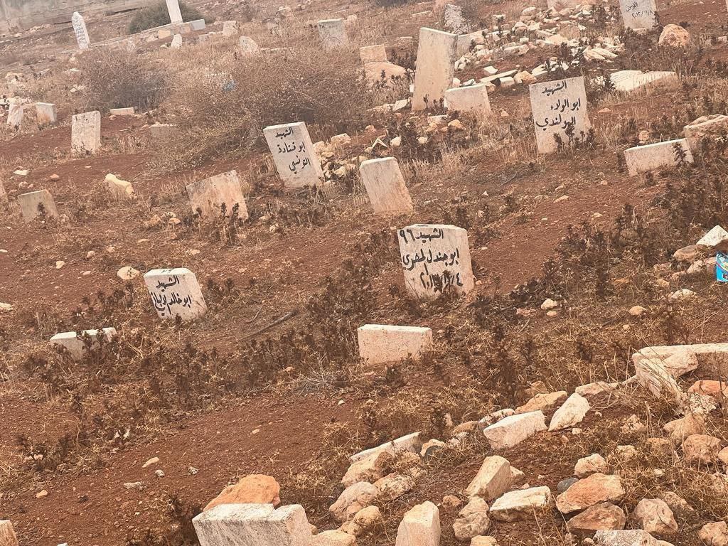 khtab9478's tweet photo. مقبرة المجاهدين المهاجرين من جميع بلاد المسلمين الذين قتلوا في ارض سورية ارض الجهاد تركوا اهلهم وبلادهم نصرة لأهلها 
اللهم تقبل هجرتهم في سبيلك💔
الذين آمنوا وهاجروا وجاهدوا في سبيل الله بأموالهم وأنفسهم أعظم درجة عند الله ۚ وأولئك هم الفائزون https://t.co/iVWbeBtBIQ